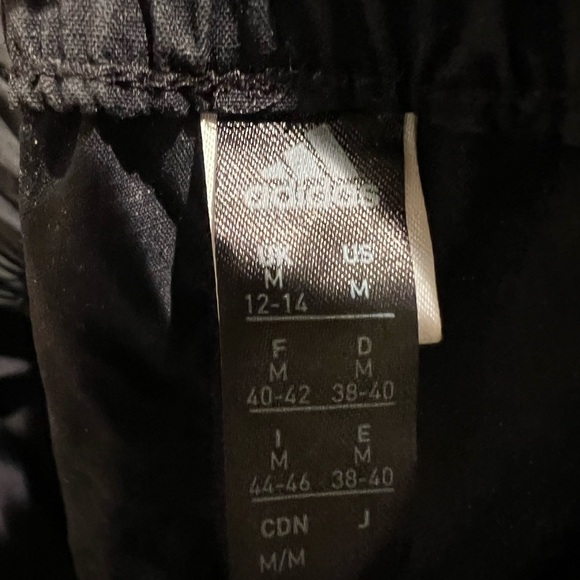 Women’s Medium Adidas Cargo Pants - Picture 15 of 16